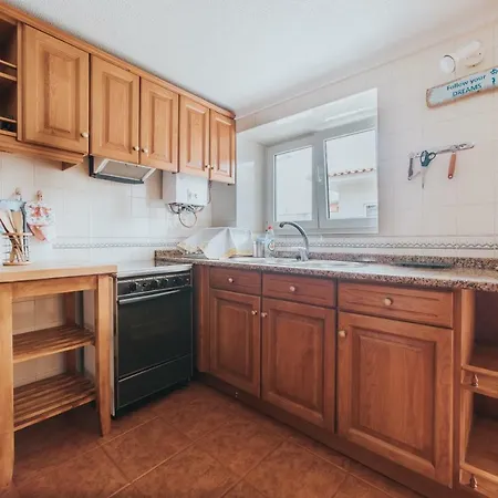 10 Min From The Game With Fireplace Pool Semesterbostad *