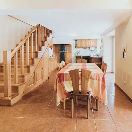 Semesterbostad 10 Min From The Game With Fireplace Pool